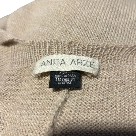 Alpaca Hand Knit Tan Wrap from Anita Arzé - One Size - Picture 6 of 8